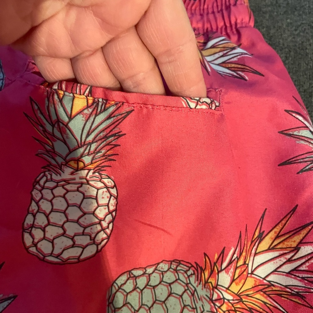 Carbon Pineapple, Summer Pink shorts with pockets-Medium - Picture 6 of 6